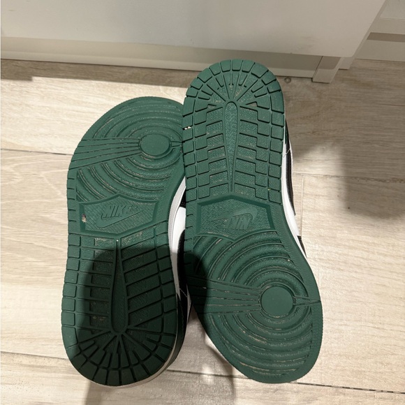Nike Air Jordan Low Sneakers - Black and Green - Picture 6 of 7